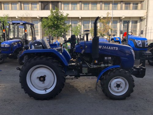 Минитрактор DW 244 AHTD