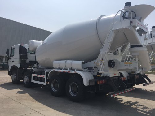 Бетономешалка HOWO A7