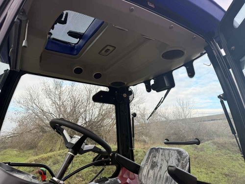 Мінітрактор KENTAVR 404 SC з пластиковим оздобленням кабіни