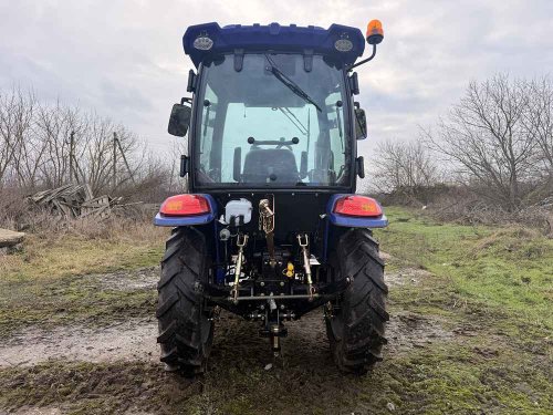 Мінітрактор KENTAVR 404 SC з пластиковим оздобленням кабіни