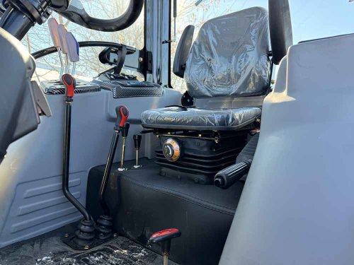 Мінітрактор ДМТЗ 404XC з кондиціонером